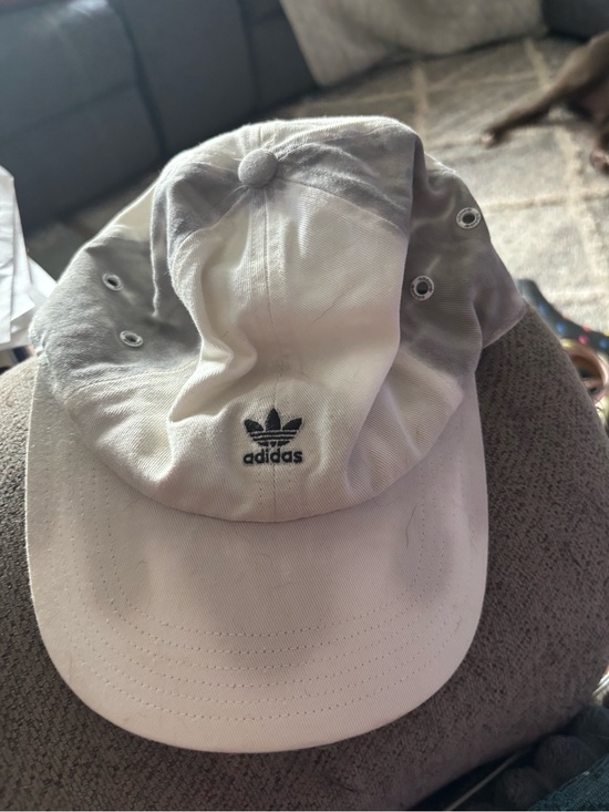 adidas Accessories - adidasWhite and Light Gray Trefoil Cap